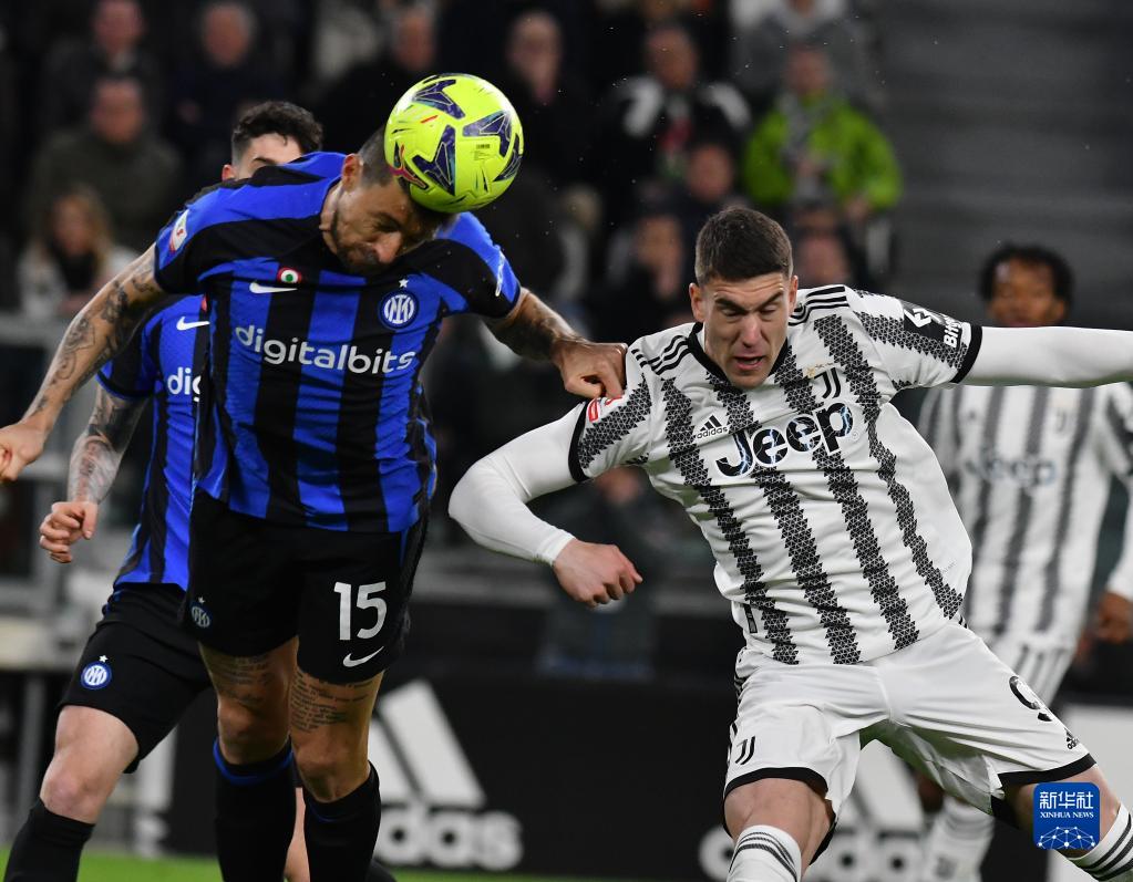 阿拉维斯后卫：巴萨很强，但我们将拼上性命力争带走三分（阿拉维斯后卫：巴萨实力强劲，我们将不惜一切争夺三分）