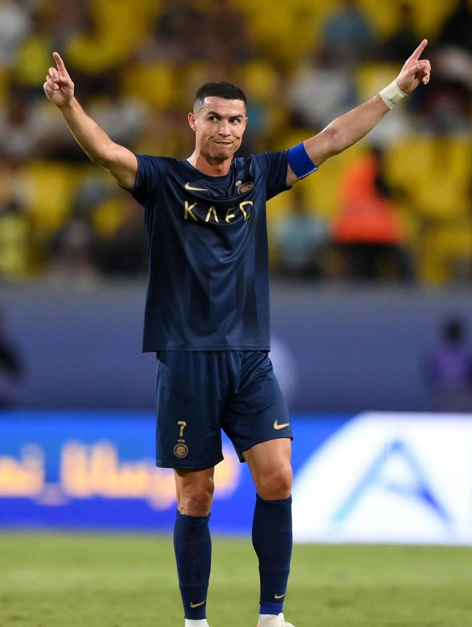 巴塞罗那主帅帕斯夸尔：与球迷共庆胜利，第三节表现辉煌（巴萨主帅帕斯夸尔：第三节大爆发，与球迷同庆胜利）