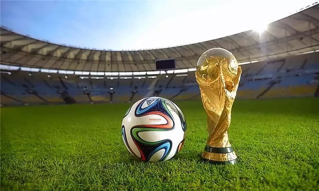 湖人球员通道签名小孩实为工作人员安排（湖人通道签名风波：所谓小球迷实为工作人员安排）