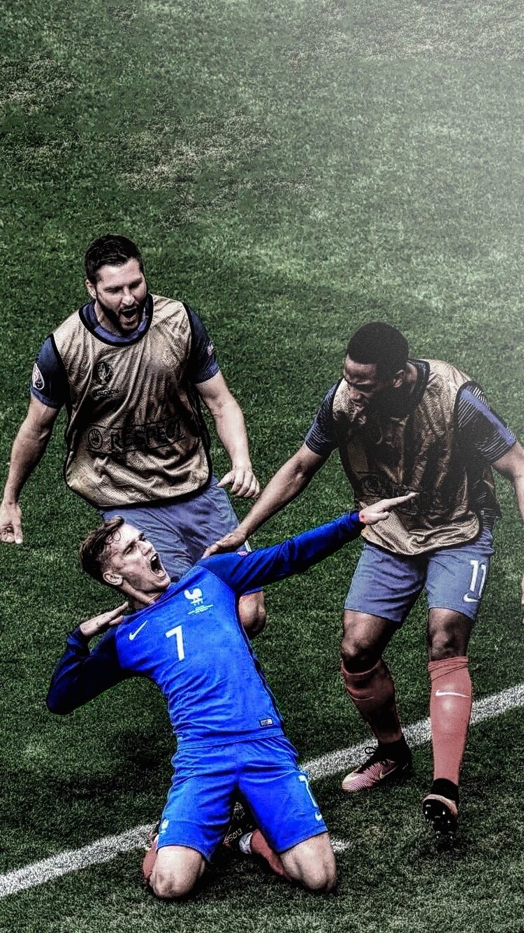 重庆铜梁龙总经理：明年中超主场有几个不同的选择，暂未确定（重庆铜梁龙总经理：明年中超主场有多种备选方案，尚未敲定）