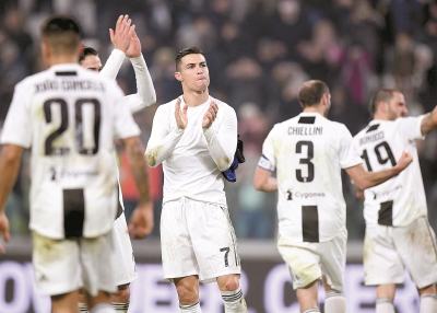 年年欧冠失误染红，这集我看过…巴萨客场不敌切尔西！（欧冠再现失误+红牌，似曾相识！巴萨客场负于切尔西）