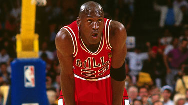 亚历山大：我们对自己要求很高&有奖金拿起床就很精神（亚历山大：自我要求极高，奖金激励让我醒来就干劲十足）