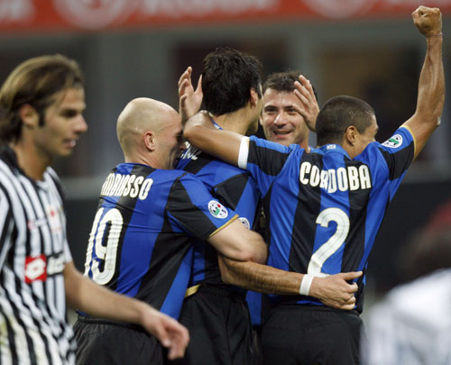 足球报：浙江队花4亿是谣言；韦世豪、李磊先后来做康复（《足球报》辟谣：浙江队花4亿不实，韦世豪、李磊相继接受康复）