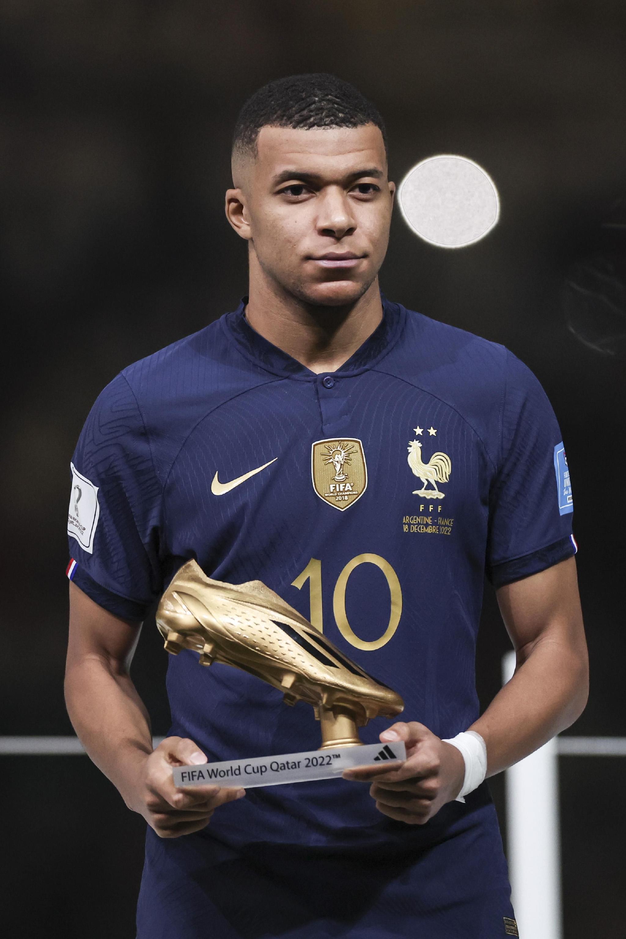 马卡报：阿隆索帅位依旧岌岌可危，高层认为看不到前进方向（马卡：阿隆索帅位风雨飘摇，高层称球队缺乏清晰发展方向）