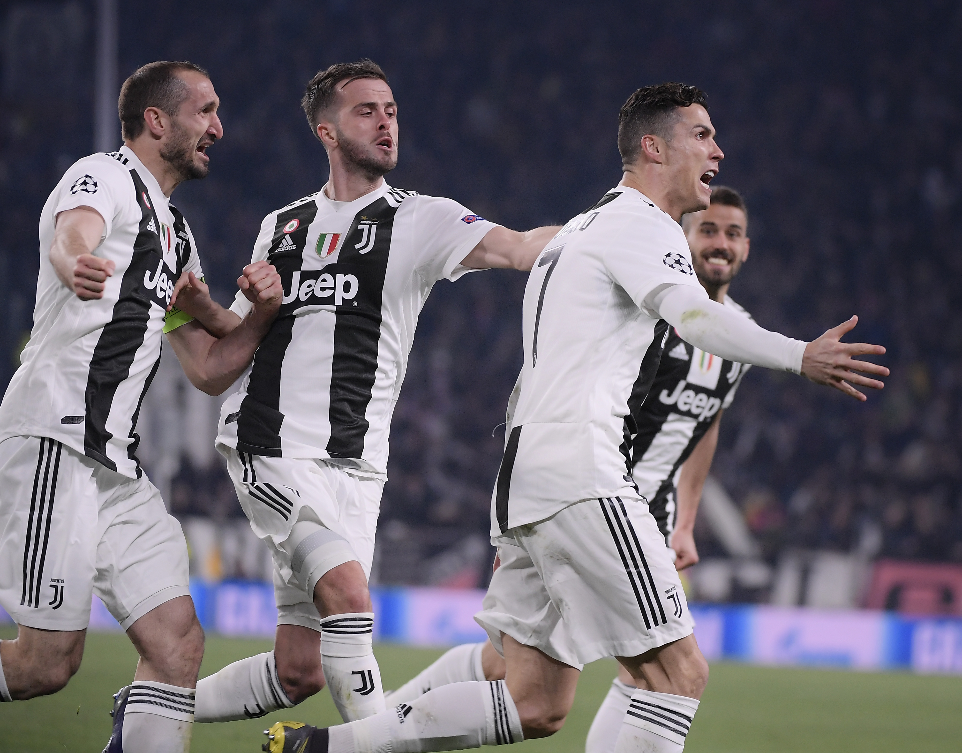 从弗里克的摇头中读懂了一切，巴萨的复兴之路还很漫长 巴塞罗那（弗里克的摇头已说明一切：巴萨复兴仍任重道远 巴塞罗那）