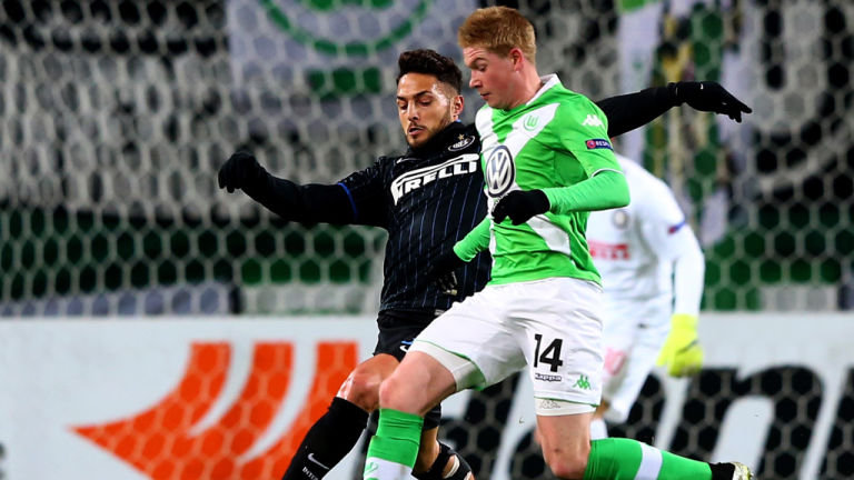 哪怕不算欧国联、阿拉冠级别的冠军！梅西的冠军数都多于决赛数！（即便不计欧国联和阿拉冠，梅西夺冠次数仍多于决赛场次）